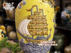 Mai bình đắp nổi Thuận buồm Xuôi gió, nền vàng, cao 52cm