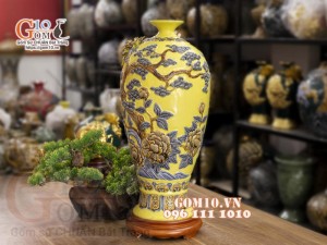 Mai bình đắp nổi Thuận buồm Xuôi gió, nền vàng, cao 52cm