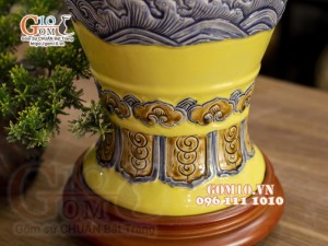 Mai bình đắp nổi Thuận buồm Xuôi gió, nền vàng, cao 52cm