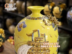 Mai bình đắp nổi Thuận buồm Xuôi gió, nền vàng, cao 52cm