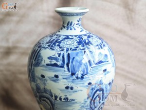 Mai bình men lam cổ vẽ cảnh Sơn Thủy, cao 33cm