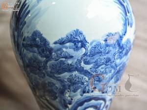 Mai bình men lam cổ vẽ cảnh Sơn Thủy, cao 33cm