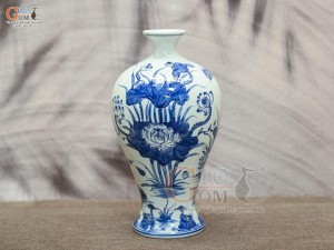 Mai bình men lam cổ vẽ hoa Sen, cao 34cm