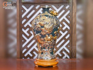 Mai bình men màu đắp nổi Cá Chép Vượt Vũ Môn vẽ vàng 24k, cao 35cm