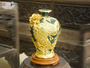 Mai bình men màu đắp nổi Công Đào Phú Quý dát vàng 24k nền xanh, cao 45cm