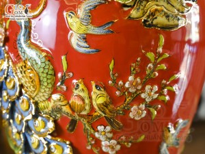 Mai bình men màu đắp nổi Công Đào Phú Quý vẽ vàng 24k nền đỏ, cao 52cm