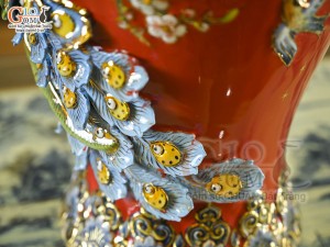 Mai bình men màu đắp nổi Công Đào Phú Quý vẽ vàng 24k nền đỏ, cao 52cm