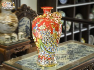 Mai bình men màu đắp nổi Công Đào Phú Quý vẽ vàng 24k nền đỏ, cao 52cm