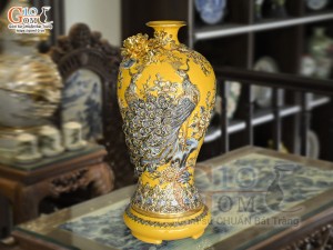 Mai bình men màu đắp nổi Công Đào Phú Quý vẽ vàng 24k nền vàng, cao 63cm