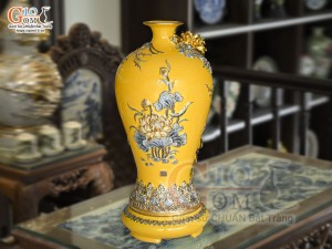 Mai bình men màu đắp nổi Công Đào Phú Quý vẽ vàng 24k nền vàng, cao 63cm