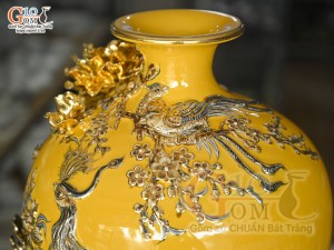 Mai bình men màu đắp nổi Công Đào Phú Quý vẽ vàng 24k nền vàng, cao 63cm