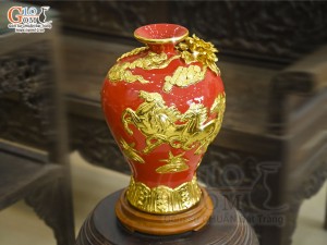 Mai bình men màu đắp nổi Mã Đáo Thành Công dát vàng 24k nền đỏ, cao 35cm