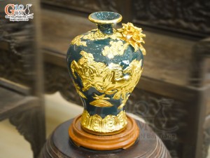 Mai bình men màu đắp nổi Mã Đáo Thành Công dát vàng 24k nền xanh, cao 45cm