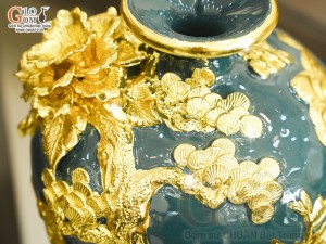 Mai bình men màu đắp nổi Mã Đáo Thành Công dát vàng 24k nền xanh, cao 45cm
