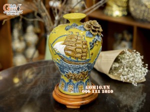 Mai bình men màu đắp nổi Thuận Buồm Xuôi Gió, cao 33cm