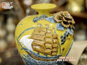 Mai bình men màu đắp nổi Thuận Buồm Xuôi Gió, cao 33cm