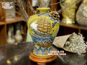 Mai bình men màu đắp nổi Thuận Buồm Xuôi Gió, cao 33cm