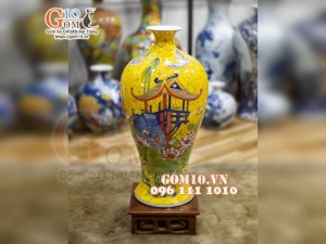 Mai bình men màu vẽ Chùa Một Cột nền vàng, cao 50cm