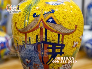 Mai bình men màu vẽ Chùa Một Cột nền vàng, cao 50cm