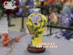 Mai bình men màu vẽ Công Đào, cao 35cm