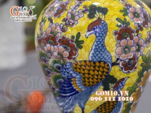 Mai bình men màu vẽ Công Đào, cao 35cm