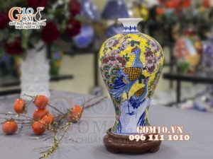 Mai bình men màu vẽ Công Đào, cao 35cm