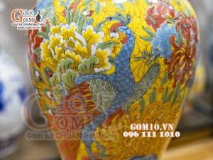 Mai bình men màu vẽ Công Đào, cao 50cm