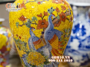 Mai bình men màu vẽ Công Đào Phú Quý, cao 50cm