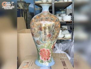 Mai bình men màu vẽ Công Đào Phú Quý nền xanh vẽ vàng 24k in logo VTV, cao 50cm