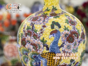 Mai bình men màu vẽ Công Đào Thành Danh nền vàng, cao 50cm