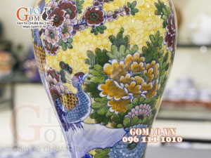 Mai bình men màu vẽ Công Đào Thành Danh nền vàng, cao 50cm