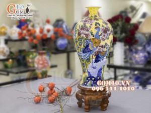 Mai bình men màu vẽ Công Đào Thành Danh nền vàng, cao 50cm
