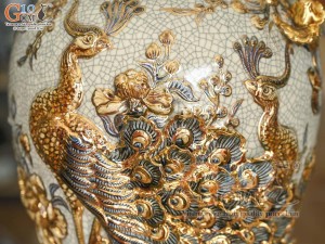 Mai bình men rạn đắp nổi Công Đào Phú Quý vẽ vàng 24k, cao 52cm