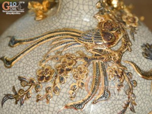 Mai bình men rạn đắp nổi Công Đào Phú Quý vẽ vàng 24k, cao 52cm