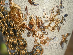 Mai bình men rạn đắp nổi Công Đào Phú Quý vẽ vàng 24k, cao 52cm