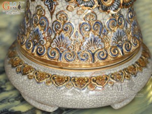 Mai bình men rạn đắp nổi Công Đào Phú Quý vẽ vàng 24k, cao 52cm