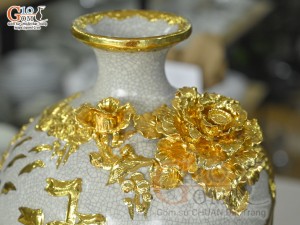 Mai bình men rạn, đắp nổi dát vàng Thuận buồm xuôi gió, cao 50cm