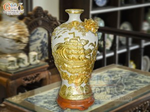 Mai bình men rạn, đắp nổi dát vàng Thuận buồm xuôi gió, cao 50cm