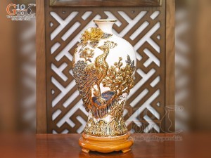 Mai bình men trắng đắp nổi Công Đào Phú Quý vẽ vàng 24k, cao 35cm