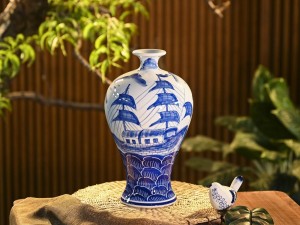 Mai bình men trắng vẽ Thuận Buồm Xuôi Gió, cao 36cm