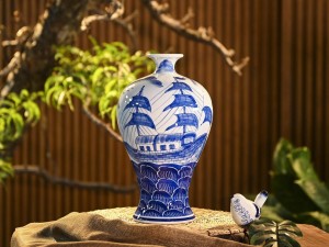 Mai bình men trắng vẽ Thuận Buồm Xuôi Gió, cao 36cm