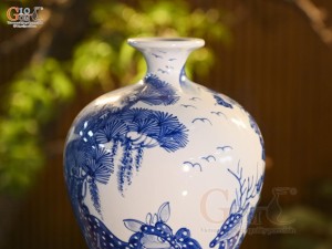 Mai bình men trắng vẽ Tùng Lộc, cao 36cm