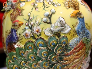 Mai bình men vân mây đắp nổi Công Đào màu vàng vẽ vàng 24k, cao 55cm