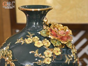 Mai bình men vân mây đắp nổi Công Đào Phú Quý vẽ vàng 24k, cao 56cm