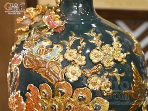 Mai bình men vân mây đắp nổi Công Đào Phú Quý vẽ vàng 24k, cao 56cm
