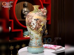 Mai bình men vân mây đắp nổi Mã Đáo Thành Công màu loang nâu vẽ vàng 24k, cao 55cm