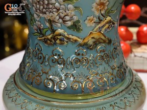 Mai bình men vân mây đắp nổi Mã Đáo Thành Công màu xanh loang vẽ vàng 24k, cao 55cm