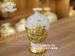 Mai bình mini men rạn đắp nổi dát vàng Thuận Buồm Xuôi Gió, cao 21cm