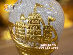 Mai bình mini men rạn đắp nổi dát vàng Thuận Buồm Xuôi Gió, cao 21cm
