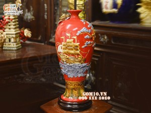 Mai bình Thuận Buồm Xuôi Gió đắp nổi, nền đỏ, cao 50cm